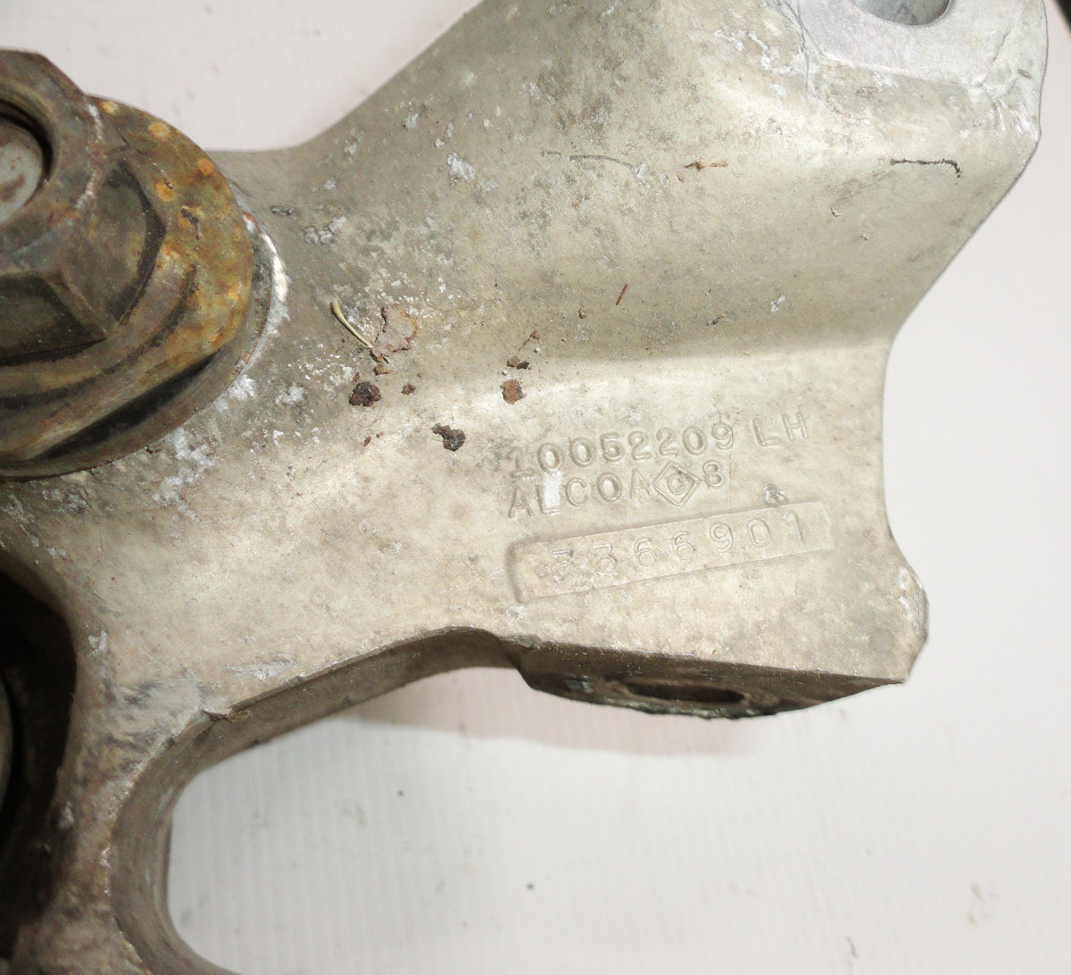 88-96 Corvette Rear Spindle Knuckle Hub Housing w/o Sensor LH 06090