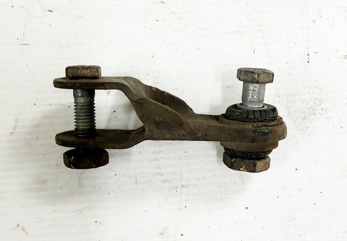 84-96 Corvette Rear Sway Bar Stabilizer Metal End Link Bracket LH or RH 06064