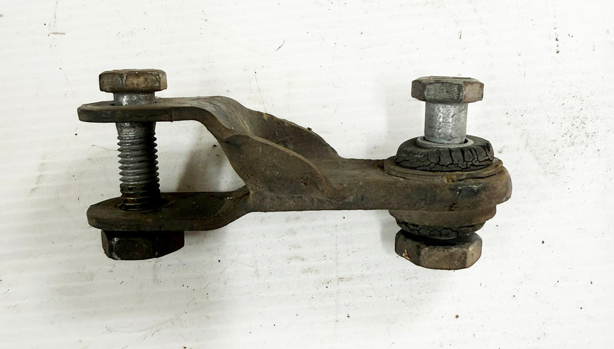 84-96 Corvette Rear Sway Bar Stabilizer Metal End Link Bracket LH or RH 06064