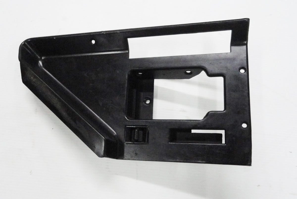 86-89 Corvette Inside Door Handle Bezel w/o Courtesy Light RH BLACK 06065