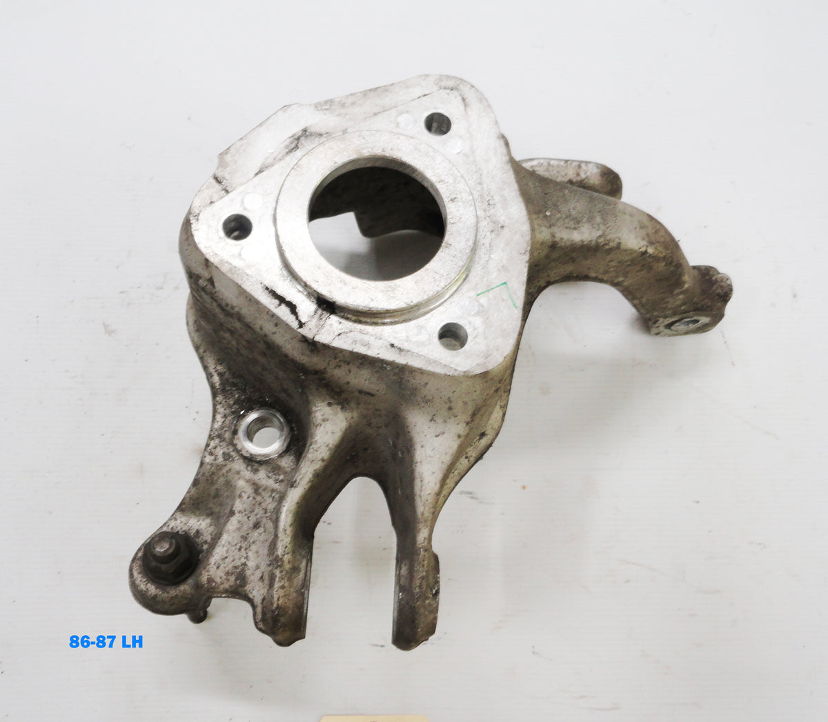 86-87 Corvette Rear Spindle Knuckle Hub Housing w/o Sensor LH 06087