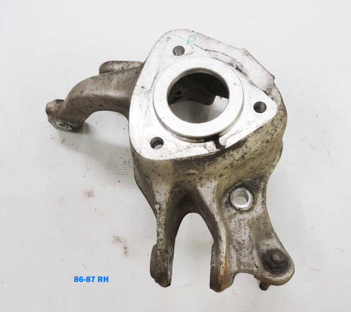 86-87 Corvette Rear Spindle Knuckle Hub Housing w/o Sensor RH 06089