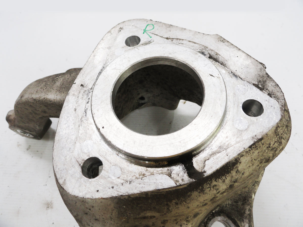 86-87 Corvette Rear Spindle Knuckle Hub Housing w/o Sensor RH 06089
