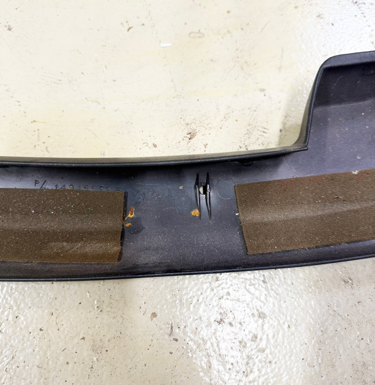84-88 Corvette Windshield Sun Visor Bow Header Upper Trim Panel CHIPPED 06118