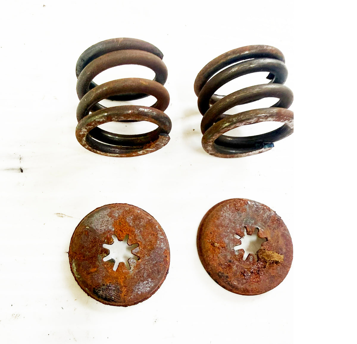84-96 Corvette Sun Visor Springs and Retainer Clips (4-pcs) 06173