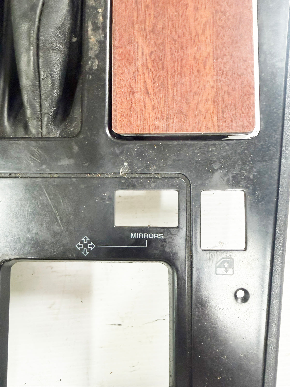 84-89 Corvette Automatic Shift Plate PW PM w/ PARTIAL WOOD OVERLAY 06179
